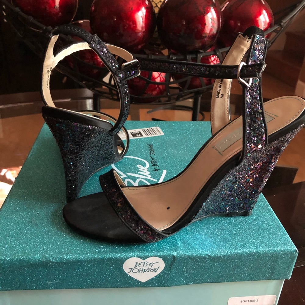 Blue by Betsy Johnson. Black Multi 4inch heels!